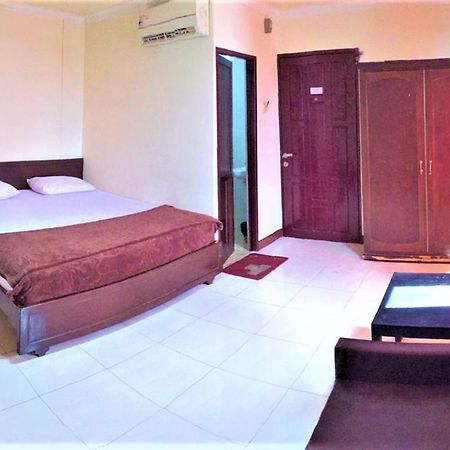 Hotel Aroma Inn Pontianak Exterior foto