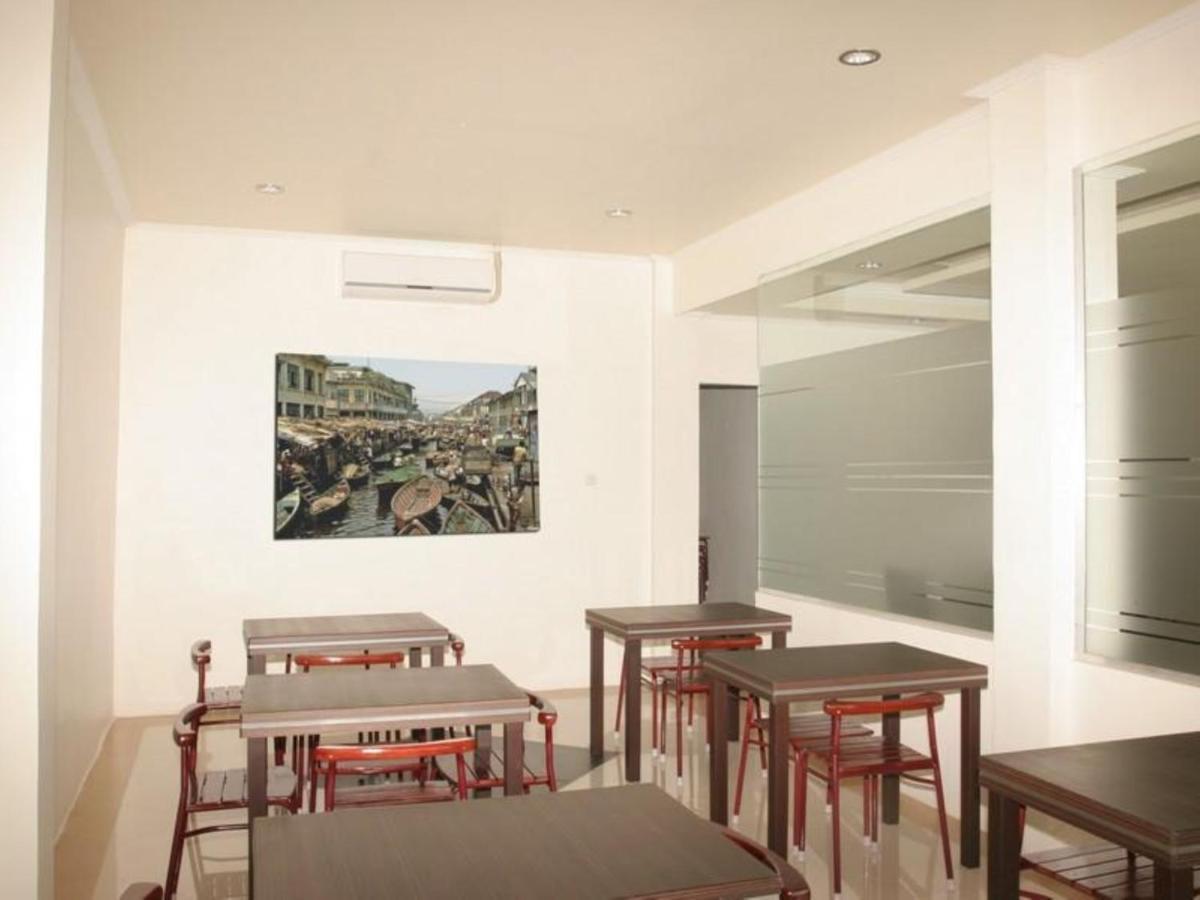 Hotel Aroma Inn Pontianak Exterior foto
