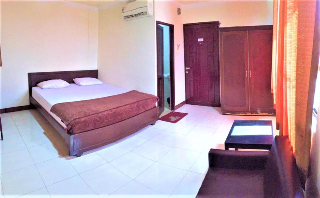 Hotel Aroma Inn Pontianak Exterior foto